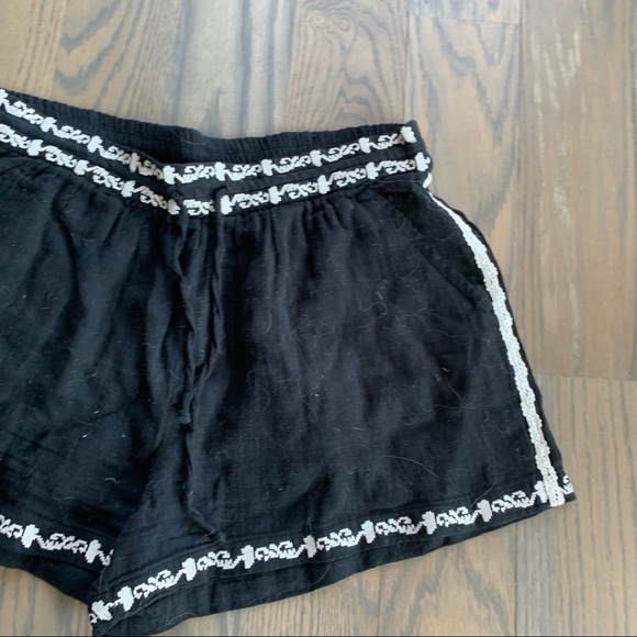Ella Moss Embroidery Detail Shorts Sz L - Picture 3 of 3